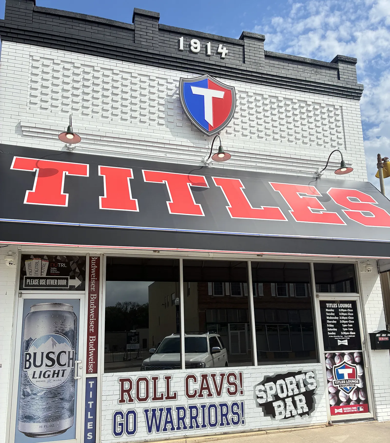 Titles Sports Bar - Keno, Billiards, Virtual Golf